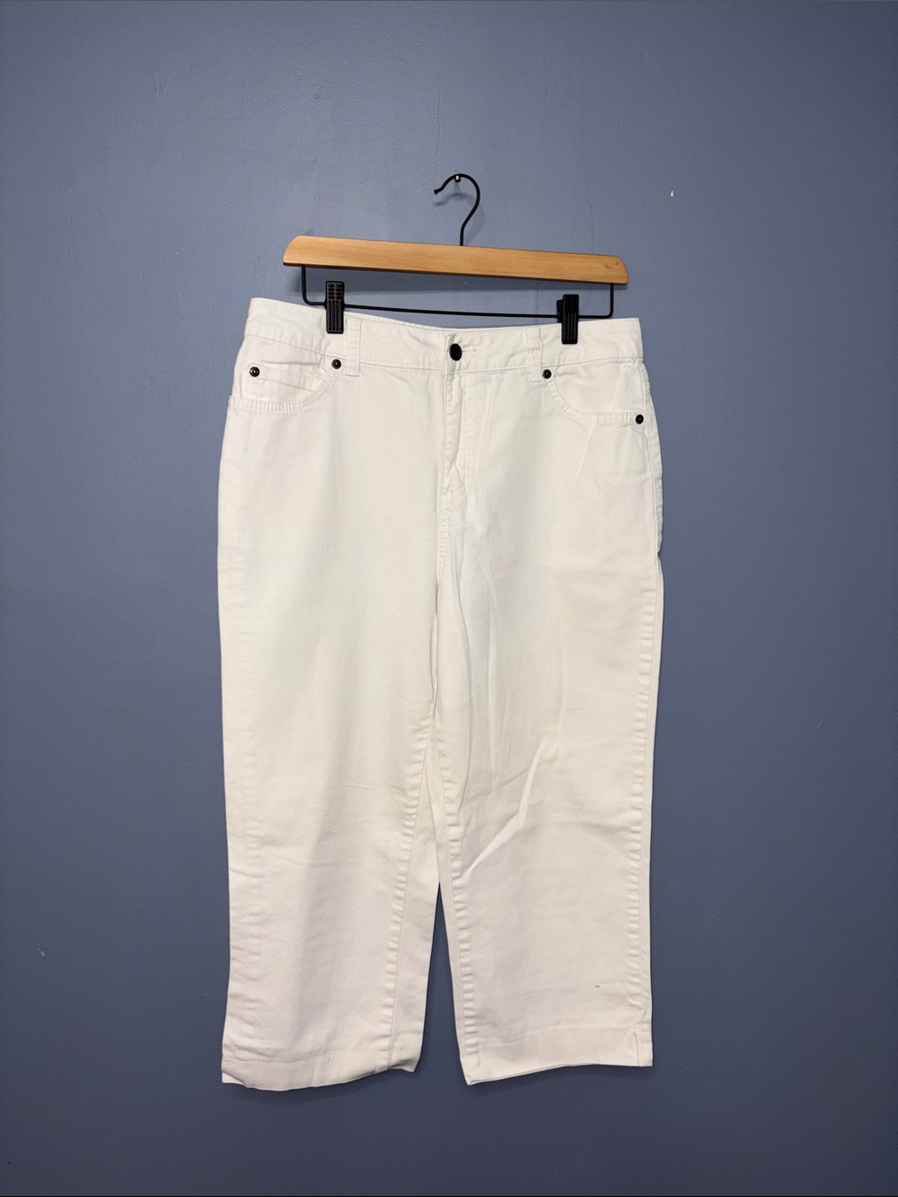 Denver Hayes | White Jean Capris